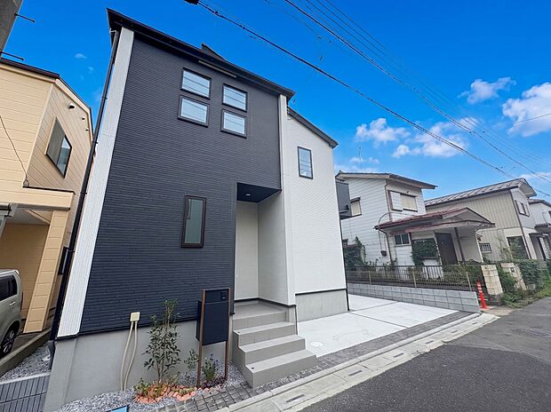 【外観】こちらの物件が少しでも気になるようでしたら、お気軽にお問合せください。人生でいちばん大きなお買い物ですので、ゆっくりご見学ください。ネット上の画像と実際の見学では、リアル感がまるで違…
