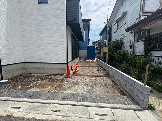 【駐車場】駐車2台可能。広々とした敷地となっております。
