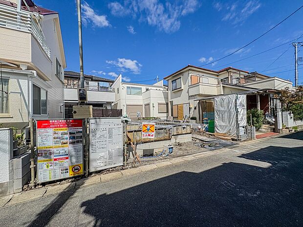 【外観】家族の温かさと陽光の暖かさ、楽しい毎日と明るい未来を予感させる「空間が織り成すひとつ先の住み心地」を演出します。