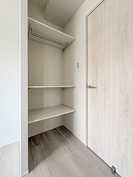 【収納】各部屋を最大限に広く使って頂ける様、全居住スペースに収納付。プライベートルームはゆったりと快適に。
