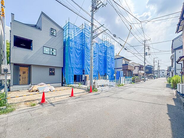 【前面道路6M】車の通行が少ないので、静かな住環境を維持することができます。