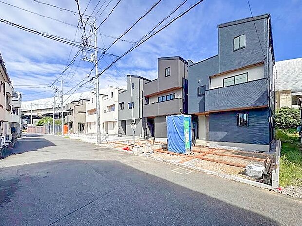 【前面道路6M】車の通行が少ないので、静かな住環境を維持することができます。