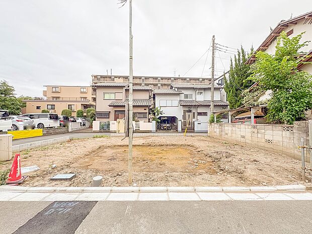 【駐車場】日々の暮らしにマイカーが必要。そんな方は物件の購入条件に駐車場は必須です。通勤に、家族のお迎えに、お買物に、おでかけに、クルマライフを楽しみたい方に。