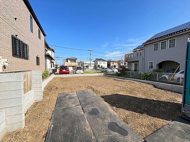 【現地土地写真】ここから始まる「日常」はご家族にとってかけがえのない時間となります。少しでも豊かに、快適に。そんな想いから本邸宅は生まれました。
