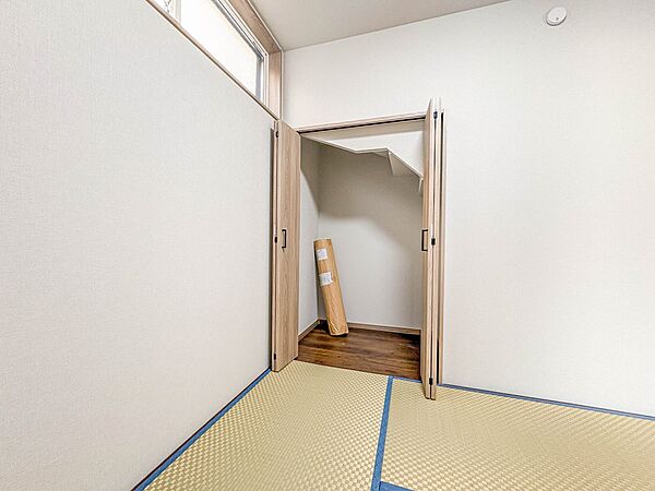 【収納】各部屋を最大限に広く使って頂ける様、全居住スペースに収納付。プライベートルームはゆったりと快適に。