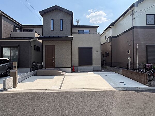 【駐車場】日々の暮らしにマイカーが必要。そんな方は物件の購入条件に駐車場は必須です。通勤に、家族のお迎えに、お買物に、おでかけに、クルマライフを楽しみたい方に。