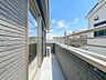 バルコニー：【バルコニー】澄み切った青空と、心地良い風を感じるバルコニー※CGで青空に加工