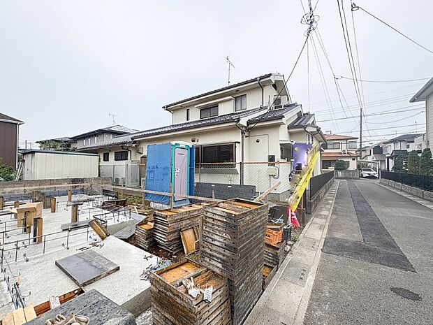 【前面道路】車の通行が少ないので、静かな住環境を維持することができます。