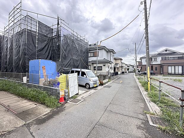【前面道路】車の通行が少ないので、静かな住環境を維持することができます。