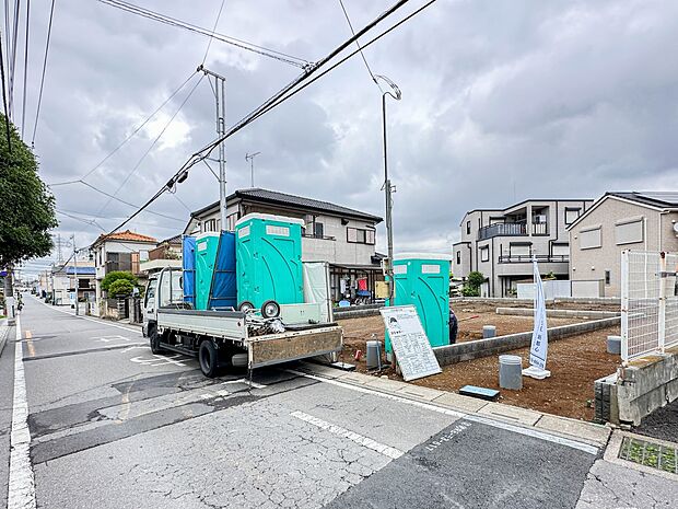 【前面道路】車の通行が少ないので、静かな住環境を維持することができます。