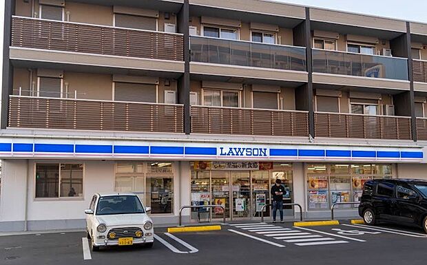 コンビニ 550m ローソン 上尾柏座二丁目店