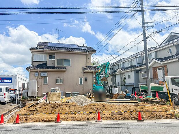 【駐車場】毎日の生活にマイカーが必須という方は、購入を検討する際、駐車場があることは大事な条件です。毎日の通勤や家族の送迎、買い物やお出かけなどクルマのある暮らしを満喫したい方は要チェック。…