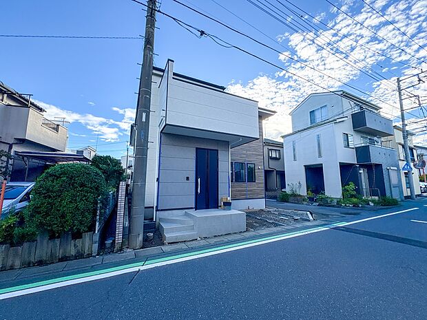 【前面道路】車の通行が少ないので、静かな住環境を維持することができます。