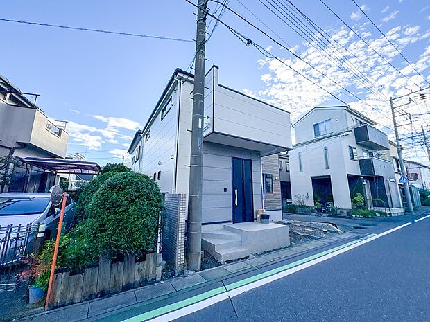 【外観】こちらの物件が少しでも気になるようでしたら、お気軽にお問合せください。人生でいちばん大きなお買い物ですので、ゆっくりご見学ください。ネット上の画像と実際の見学では、リアル感がまるで違…