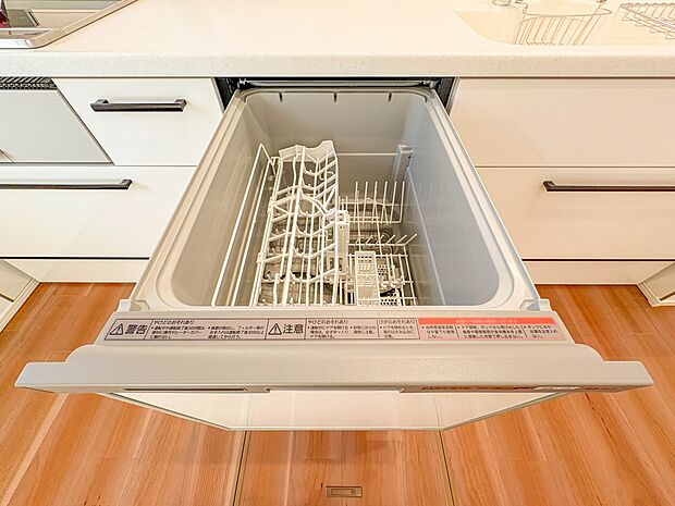 【ビルトイン食器洗浄乾燥機】食器洗いのわずらわしさから開放してくれる嬉しい設備。