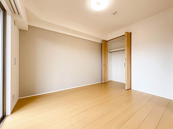 【居室5.8帖】充実した生活は伸びやかな居室空間から始まります。快適に・伸びやかに。心の潤いを求める方々へ。