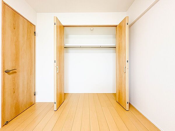 【収納】各部屋を最大限に広く使って頂ける様、全居住スペースに収納付。プライベートルームはゆったりと快適に。