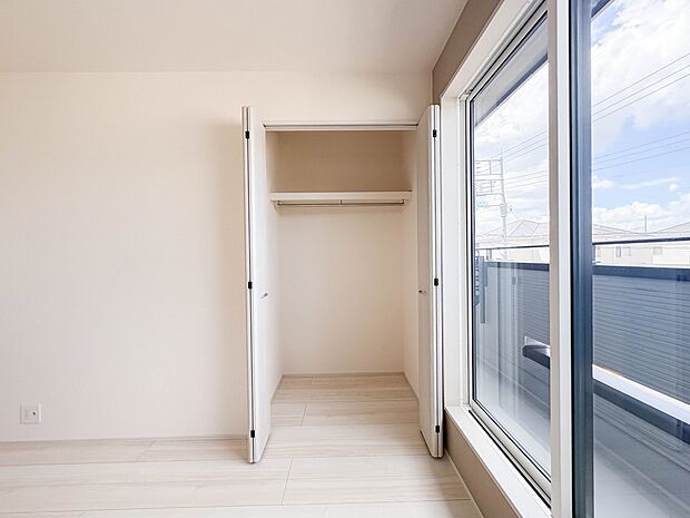 【収納】各部屋を最大限に広く使って頂ける様、全居住スペースに収納付。プライベートルームはゆったりと快適に。
