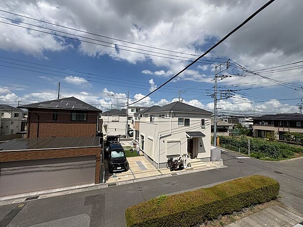 【眺望】少し優雅に、眺望の良い部屋で新生活をしてみませんか?眺望や窓からの景色が良いと、家で過ごす時間も快適です。