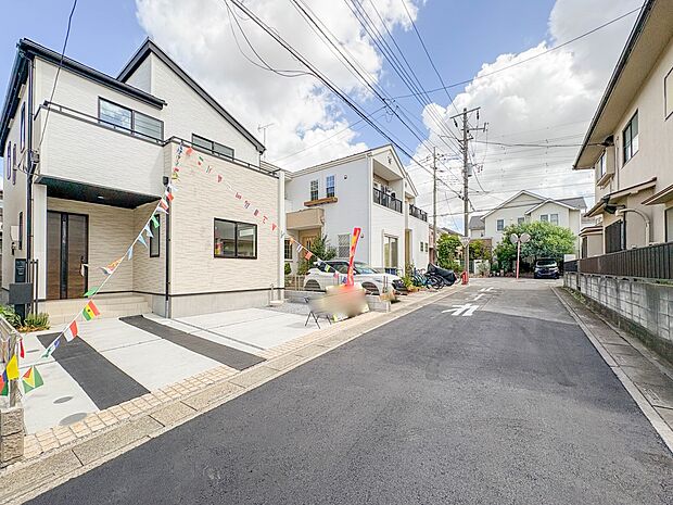 【前面道路4.5m】車の通行が少ないので、静かな住環境を維持することができます。