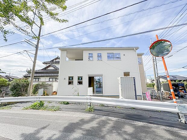 【外観】こちらの物件が少しでも気になるようでしたら、お気軽にお問合せください。人生でいちばん大きなお買い物ですので、ゆっくりご見学ください。ネット上の画像と実際の見学では、リアル感がまるで違…