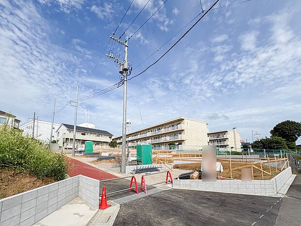 【外観】こちらの物件が少しでも気になるようでしたら、お気軽にお問合せください。人生でいちばん大きなお買い物ですので、ゆっくりご見学ください。ネット上の画像と実際の見学では、リアル感がまるで違…