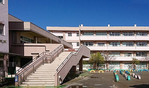 小学校 1400m 上尾市立芝川小学校