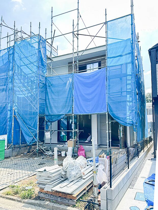 【外観】家族の温かさと陽光の暖かさ、楽しい毎日と明るい未来を予感させる「空間が織り成すひとつ先の住み心地」を演出します。