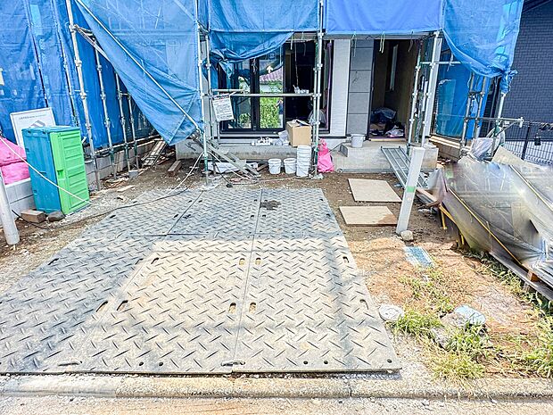 カースペース2台可。車が1台なら、来客用の駐車場や、駐輪スペースとしてご活用ください。