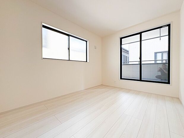【寝室6帖】シンプルな内装はおしゃれのポイントです。シンプルは華美より飽きがこないからです。色や模様でおしゃれ感をだす。それがシンプルイズビューティーです。