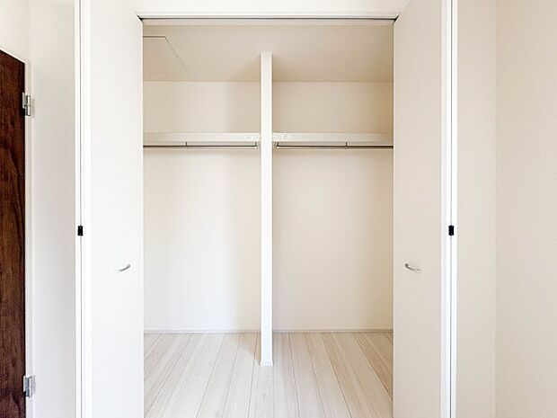 【収納】各部屋を最大限に広く使って頂ける様、全居住スペースに収納付。プライベートルームはゆったりと快適に。