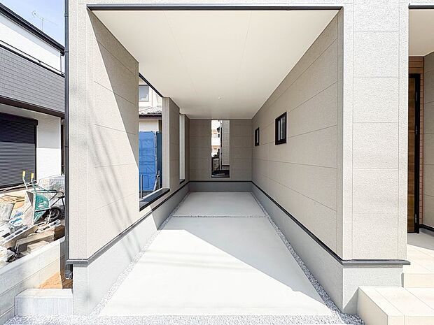 【 駐車場 】 戸建ての購入を検討することになったきっかけに「駐車場を持てること」を挙げる方が多くいらっしゃいます。駐車場代金を支払続ける必要がないことは、駐車場付き戸建を持つ最大のメリッ…