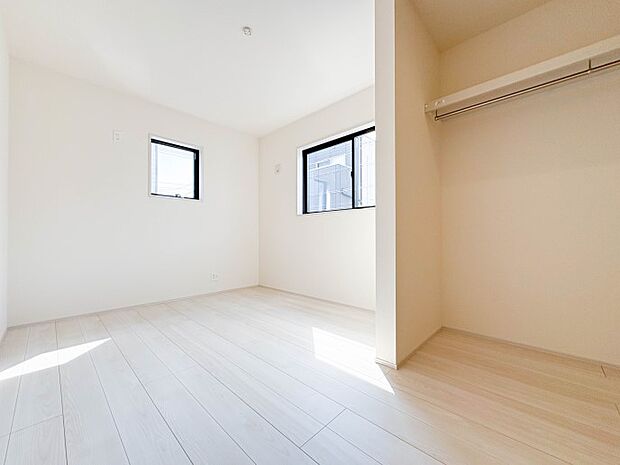 【洋室5.5帖】充実した生活は伸びやかな居室空間から始まります。快適に・伸びやかに。心の潤いを求める方々へ。