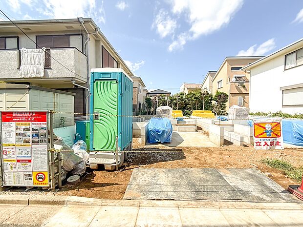 【外観】家族の温かさと陽光の暖かさ、楽しい毎日と明るい未来を予感させる「空間が織り成すひとつ先の住み心地」を演出します。