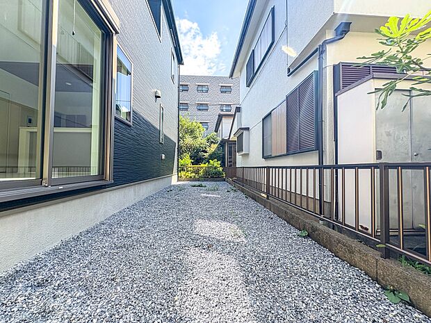 【庭】庭がある戸建てに住む楽しみのひとつは、自分たちの好みに合わせて、家庭菜園や庭づくりができることでしょう。自由自在に庭をコーディネートしてみませんか！