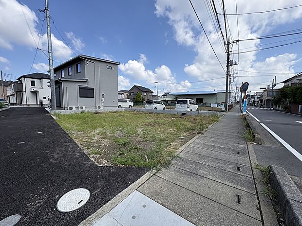 【外観】陽当りや通風性など各所に施された工夫で住みやすさを実現。部屋の大きさや周辺環境・街並など、資料には掲載していない情報が現地にはたくさんございます。是非ご確認下さい。※青空はイメージで…