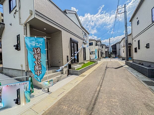 【外観】ここから始まる「日常」はご家族にとってかけがえのない時間となります。少しでも豊かに、快適に。そんな想いから本邸宅は生まれました。