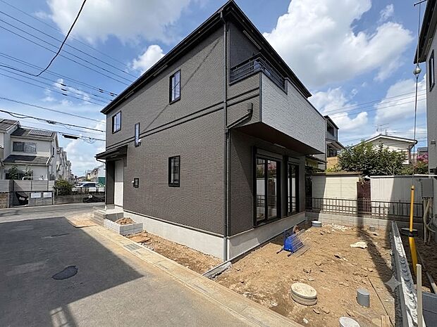 【前面道路4m】開発道路のため住人以外の通行はございません。