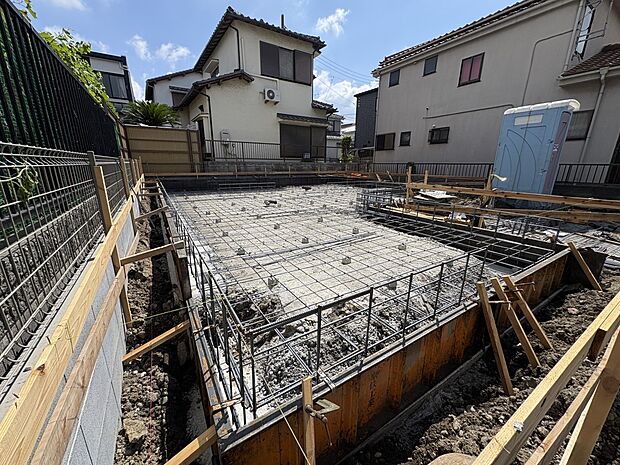 【外観】陽当りや通風性など各所に施された工夫で住みやすさを実現。部屋の大きさや周辺環境・街並など、資料には掲載していない情報が現地にはたくさんございます。是非ご確認下さい。※青空はイメージで…
