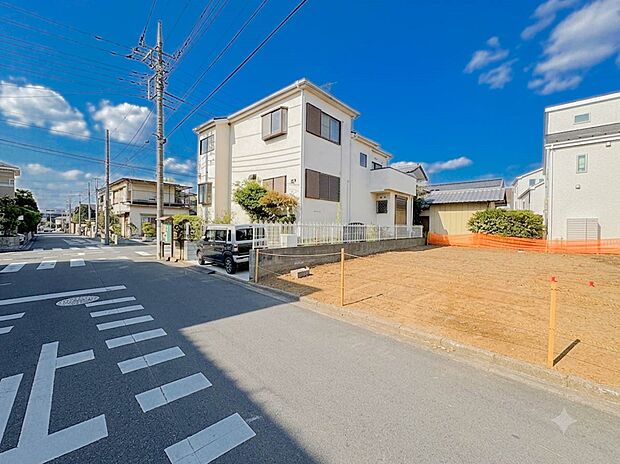 【前面道路】車の通行が少ないので、静かな住環境を維持することができます。