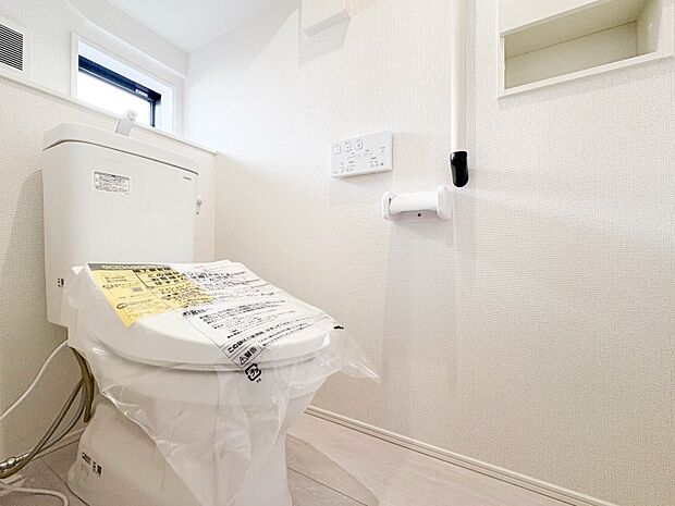 【トイレ】いつも清潔なスペースであってほしいのが毎日使うトイレです。掃除がしやすいのはもちろん、落ち着けるスペースとして機能することも大切です。