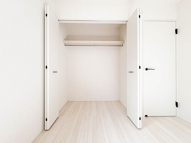 【収納】各部屋を最大限に広く使って頂ける様、全居住スペースに収納付。プライベートルームはゆったりと快適に。
