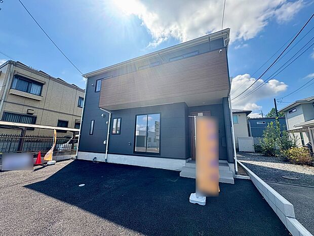 【外観】家族の温かさと陽光の暖かさ、楽しい毎日と明るい未来を予感させる「空間が織り成すひとつ先の住み心地」を演出します。
