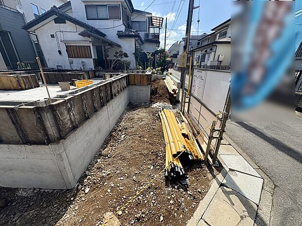 【駐車場】カースペース2台可。車が1台なら、来客用の駐車場や、駐輪スペースとしてご活用ください。