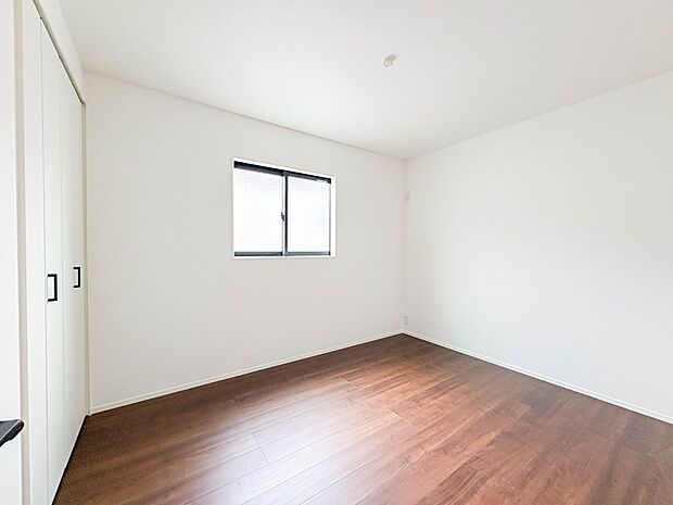 1号棟【洋室5.6帖】お子様のお部屋にぴったりなスペース