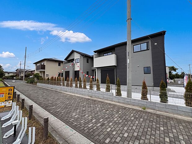 2号棟【外観】陽当りや通風性など各所に施された工夫で住みやすさを実現。部屋の大きさや周辺環境・街並など、資料には掲載していない情報が現地にはたくさんございます。是非ご確認下さい。