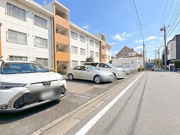 【外観】家の良し悪しだけでなく周辺環境も重要なポイント。