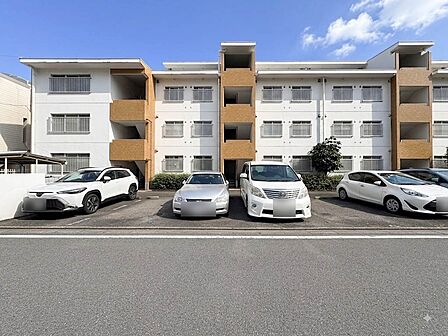 【外観】北与野駅徒歩3分。2026年5月下旬リノベーション完工済みの92.46平米3LDK。
