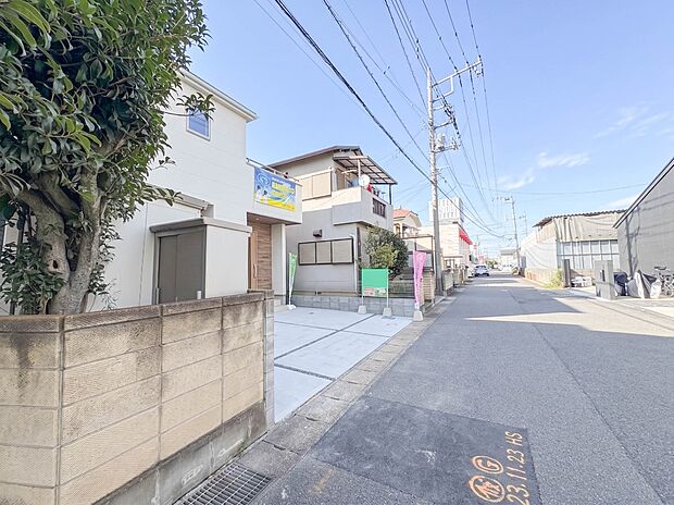 【前面道路6ｍ】車の通行が少ないので、静かな住環境を維持することができます。