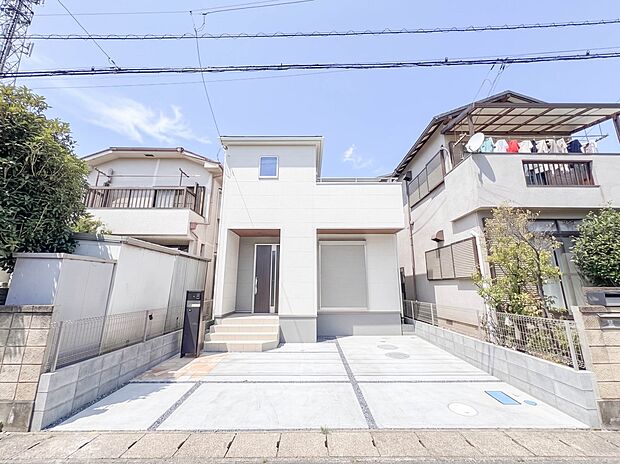 【外観】こちらの物件が少しでも気になるようでしたら、お気軽にお問合せください。人生でいちばん大きなお買い物ですので、ゆっくりご見学ください。ネット上の画像と実際の見学では、リアル感がまるで違…